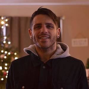 Meet your Posher, Dennis